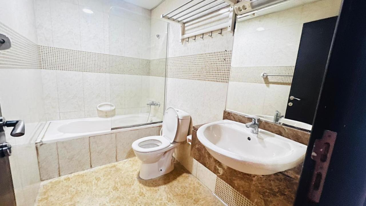 Traveller Partition Room In Al Barsha 1 Near Metro Дубай Екстериор снимка