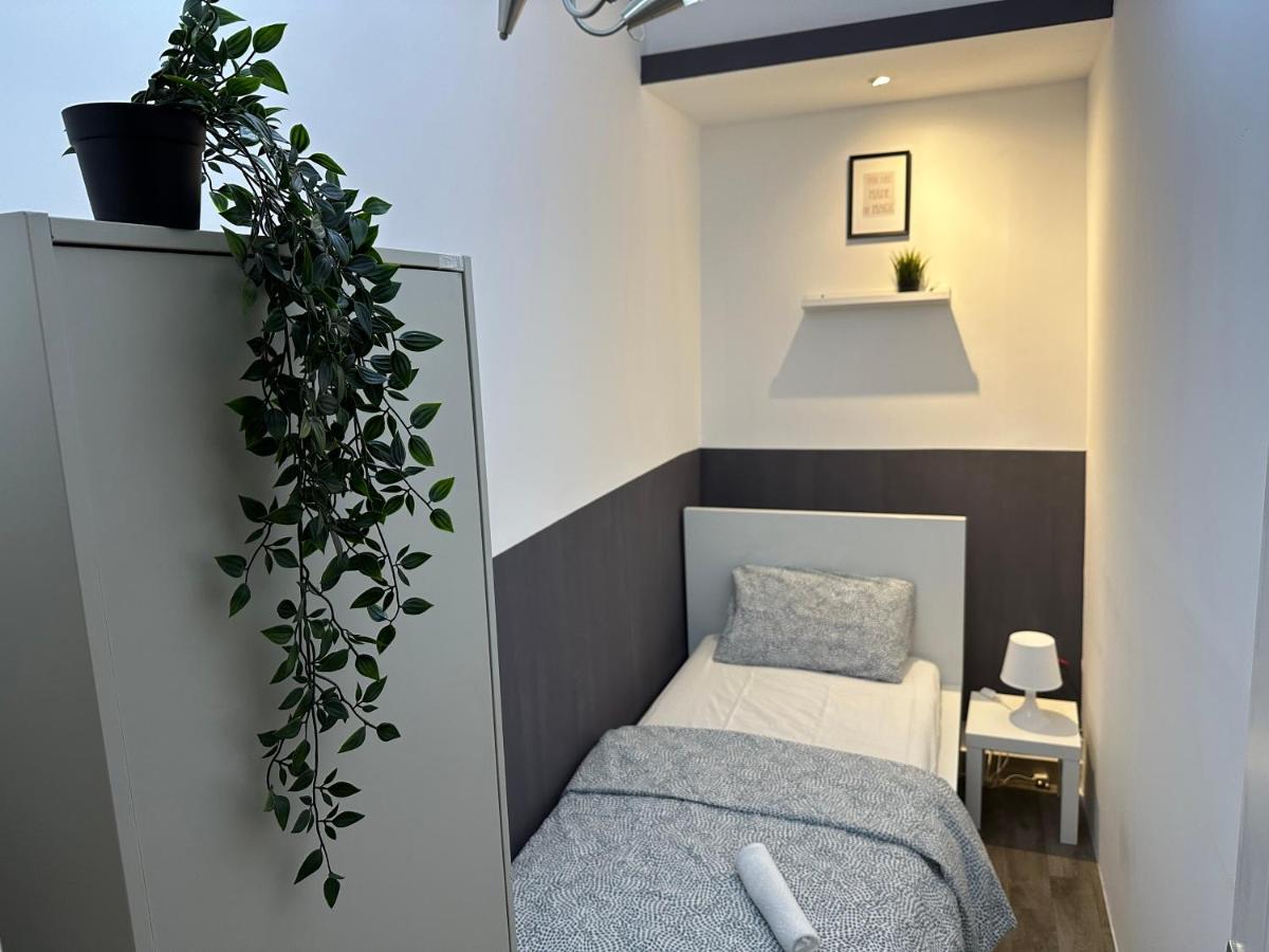 Traveller Partition Room In Al Barsha 1 Near Metro Дубай Екстериор снимка