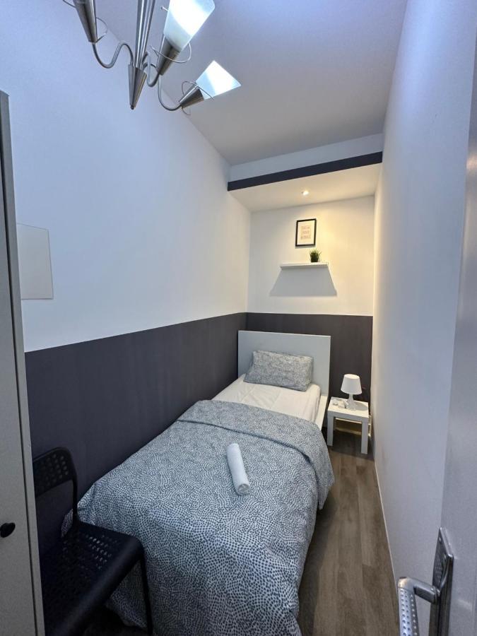 Traveller Partition Room In Al Barsha 1 Near Metro Дубай Екстериор снимка