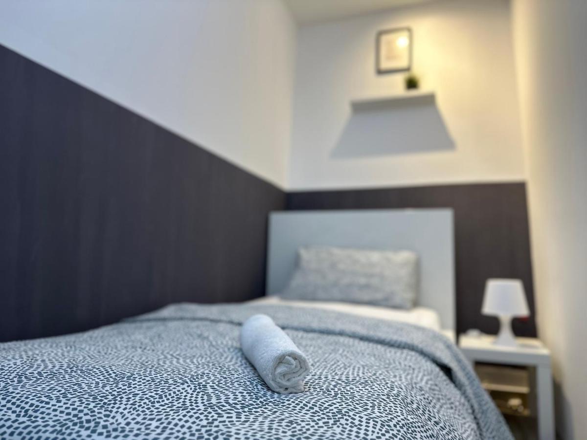 Traveller Partition Room In Al Barsha 1 Near Metro Дубай Екстериор снимка